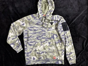 Under Armour Project Rock Veterans Day Hoodie Mens Sz M Camo Patch Light Fleece - Picture 1 of 10