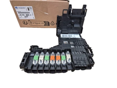 Boîte à Fusibles Pour Citroen DS5 9800223680 - Image 1 of 3