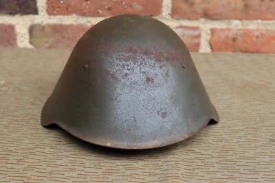 NVA M56 Stahlhelm mit frühem Innenfutter 3 Nieten - Bild 1 von 4