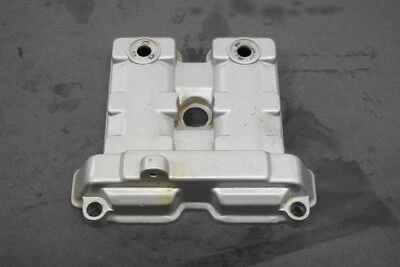 HYOSUNG 2007 GT650 GT 650 COMET MOTOR TRASERO O DELANTERO CULATA VÁLVULA CUBIERTA Foto 1 de 4