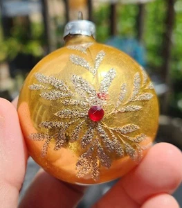 2" VINTAGE ROUND CHRISTMAS BALL ORNAMENT~PLASTIC~GOLD~SILVER SNOWFLAKE W GERMANY - Picture 1 of 9
