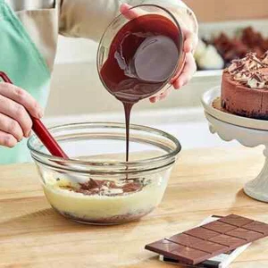 Barra de chocolate negro Lindt Excellence 70 % cacao 3,5 oz. - 12/Pack - Imagen 1 de 3