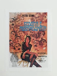 Ritaglio Locandina Film SEDOTTA E ABBANDONATA 1964 con Stefania Sandrelli - Picture 1 of 2