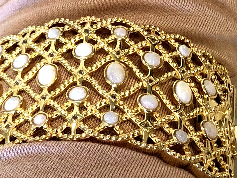 BRAZALETE ANCHO BISAGRAS ÓPALO AUSTRALIANO Y TOPACIO BLANCO ESTERLINA, PROMEDIO (M4077-23) Foto 1 de 1