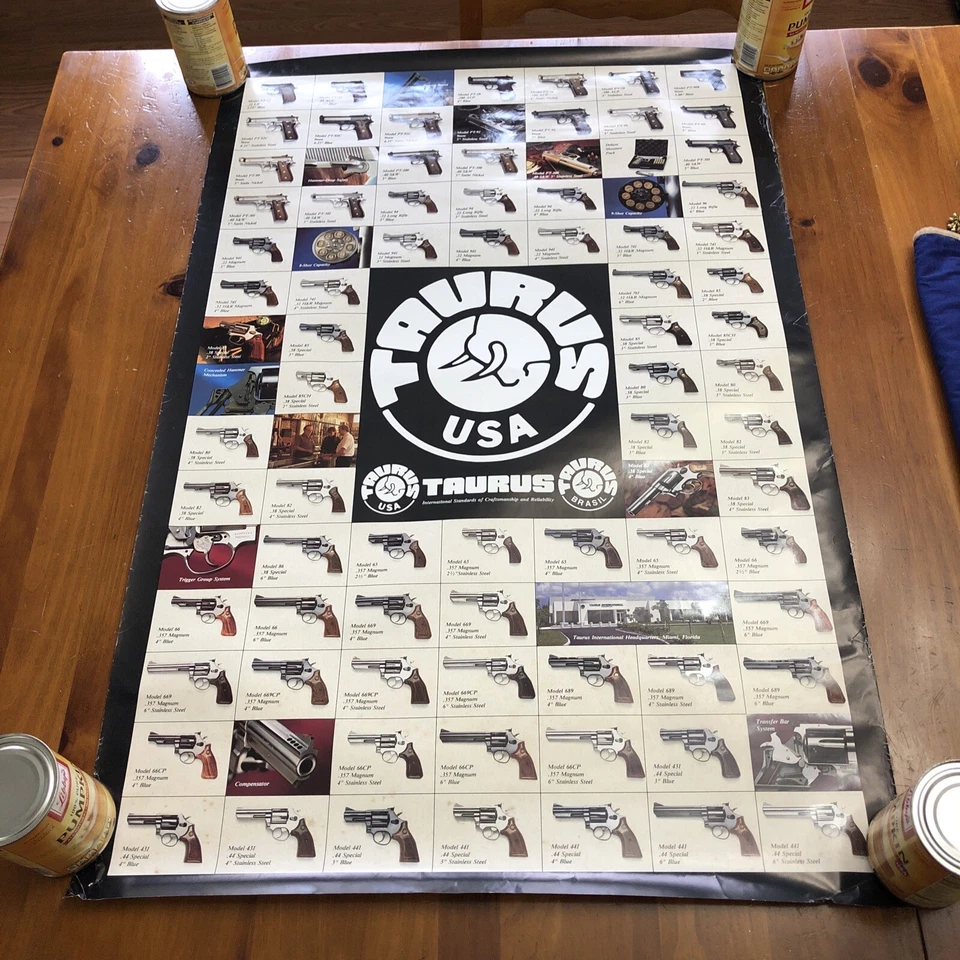 Póster de pistola y revólver Taurus EE. UU. de colección 36" x 24" ver fotos Foto 1 de 4