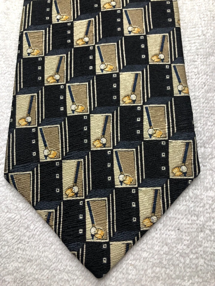 Gravata masculina NICKLAUS CINZA DOURADO PRETO COM TEMA DE GOLFE 3,75 X 58 - Imagem 1 de 4