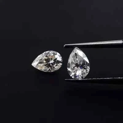 Lab Grown 0.32 Cts EMERALD Cut IGI Certified CVD Diamond E Color VS2 Clarity - Image 1 of 4