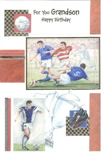 Tarjeta de cumpleaños de nieto diseño deportivo con tema de fútbol detalle de lámina dorada - Imagen 1 de 2