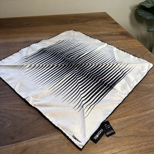 TOM FORD 100% SILK Pocket Square Handkerchief Scarf Black & Cream 15.5" Luxury - Picture 1 of 9