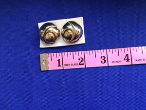 Vintage Gold Coloured Round Clip On Earrings - Picture 1 of 3