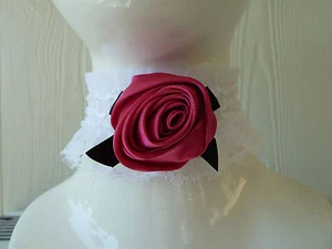 Gargantilla/collar de encaje blanco con rosa vintage-retro-gótico-emo. Vestido de boda elegante - Imagen 1 de 12