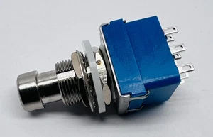 4 EA Gitarren-Effekt-Pedal 3PDT einrastender Fußschalter 9 Pin Stomp Drucktastenschalter - Bild 1 von 9
