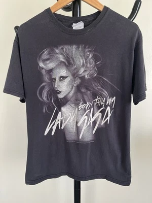 Camiseta Lady Gaga Monster Ball 2011 Tour Born This Way Mediana Foto 1 de 4