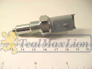 Contacteur Feu de Recul BVM Peugeot 106 206 306 406 806 Partner Expert Boxer - Picture 1 of 1