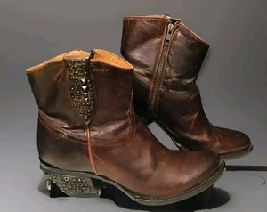 Lucchese 1883 Janis M4636 Distressed Leather Studded Heel Booties US 8B - Picture 1 of 9