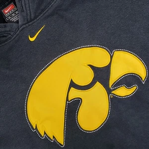 VTG Y2K Nike Iowa Hawkeyes Center Swoosh Hoodie Black Sweatshirt 2XL XXL NCAA - Picture 1 of 18