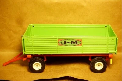 Siku (better than Ertl) beet trailer, side dump, 2377, 1/32,  all metal, LN - Image 1 of 4