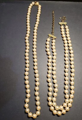 2 Vintage LCI Liz Claiborne Graduated Faux Cream Pearl Collar Necklace Pearl  - Image 1 of 4