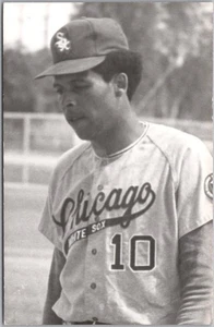Vintage CHICAGO WHITE SOX Baseball RPPC Photo Postcard Pitcher JOE HENDERSON - Picture 1 of 2