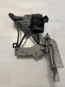 Mercedes Classe E W213 Anteriore LH Slam Pannello Supporto Staffa/Montaggio Originale Oem A. - Foto 1 di 10