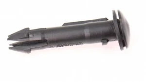 Tubo guía de inserción de poste de reposacabezas 75-92 VW Jetta Golf MK1 MK2 - 171 881 939 A - Imagen 1 de 2