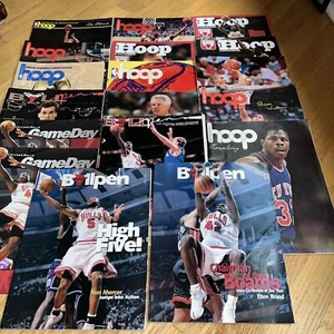 Collection of 18 CHICAGO BULLS Programs / Magazines 1987- 2001 - Michael Jordan - Picture 1 of 20