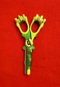 R.L. Tijeras retorcidas Stine Goosebumps sótano años 90 dedos espeluznantes retro - Imagen 1 de 6