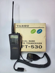 TRANSCEPTOR YAESU FT-530 DOBLE BANDA VHF/UHF FM de colección con caja original y manual - Imagen 1 de 13