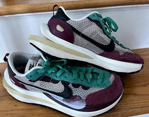 Size 10.5 - Nike sacai x VaporWaffle SP Villain Red w/Box EUR 44.5 UK 9.5 - Picture 1 of 14