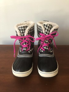 sorel tivoli houndstooth boots