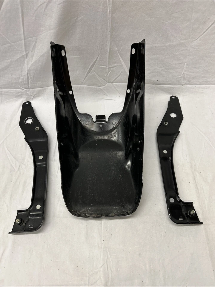 2004, 02-06 Harley Davidson V-Rod, VRSCA, VROD PARA-LAMA TRASEIRO INTERNO LAMA GUURD 20 - Imagem 1 de 4