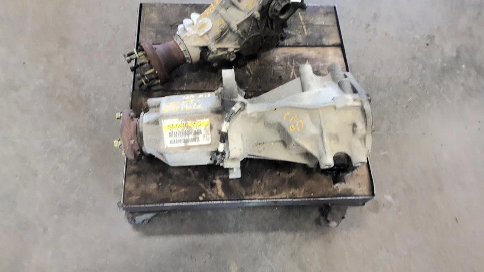 Conjunto de portador diferencial usado se adapta a: Mazda TRIBUTE 2010 trasero ABS grado C Foto 1 de 4