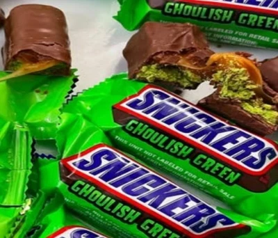 SNICKERS- Ghoulish GREEN NOUGAT MILK CHOCOLATE CARAMEL SNACK SIZE BAR-BULK BAG - Image 1 of 4