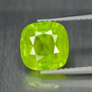 2.20Ct Cushion Cut_Sizzling 100% Unheated Titanite Green Sphene Gemstone - Picture 1 of 1