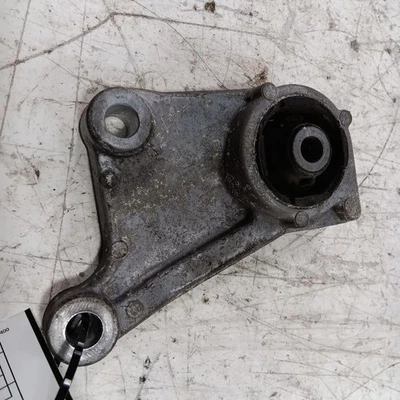 Mazda CX-9 Driver Left Side Carrier Mount 2.5 2016 2017 2018 - Image 1 of 4