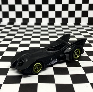 *LOOSE* Hot Wheels 2019 Replica Entertainment DC Batman 1989 Batmobile 1/64 - Picture 1 of 6