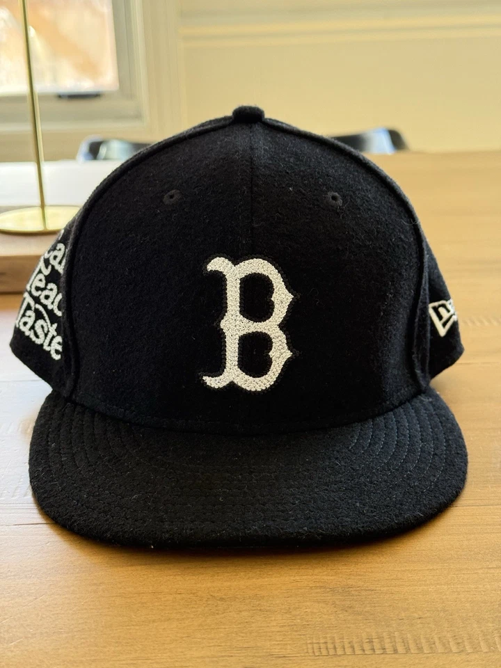 New Era Boston Red Sox 59Fifty Sombrero Ajustado Dieta Comienza Lunes, Talla 7 5/8 Foto 1 de 4