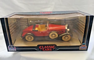 Mira Classic Cars Packard 1930 Red 1:25 in Box - Picture 1 of 7
