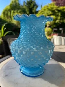 Kanawha Ruffled Hobnail Vase Sky Blue White Satin Interior Beautiful Vintage - Picture 1 of 8