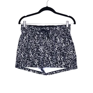 LULULEMON On The Fly Short 2.5" Chirasu Black Medium Rise Casual Women's 6 - Picture 1 of 13