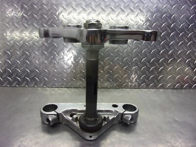 592 A SUZUKI INTRUDER VS 800  S50 2005 OEM  TRIPLE TREE Foto 1 de 4