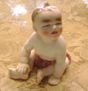 VINTAGE ARDALT JAPAN # 6253 BISKUS SITZEND WEINEND BABYFIGUR! - Bild 1 von 8