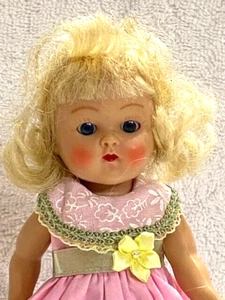 Vintage Vogue Ginny doll early 1950's strung in a new dress - Picture 1 of 8