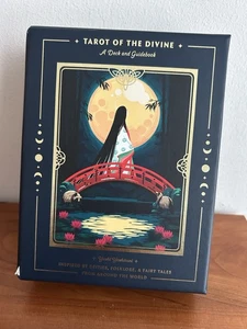 TAROT OF THE DIVINE A Deck & Guide Inspired by Deities, Folklore & Fairy Tales - Imagen 1 de 3