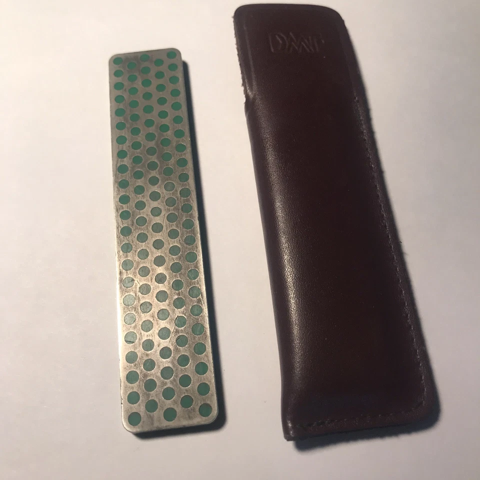 Piedra de afilar de diamante DMT 4" con funda de cuero (verde, extra fino) Foto 1 de 2