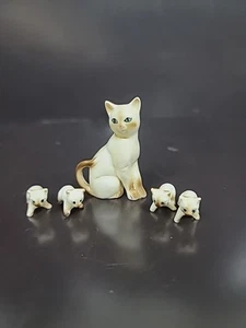 VINTAGE 60ER JAHRE MINIATUR BONE CHINA MUTTER SIAMKATZE MIT VIER KÄTZCHEN - Bild 1 von 11