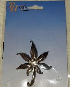 TH Flower Rhinestone Silver Tone Metal Brooch Pin New With Free Gift Bag - Picture 1 of 2