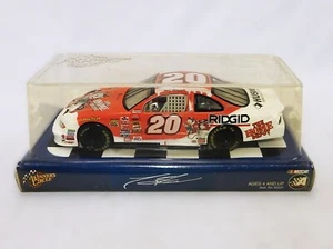 #20 NASCAR 1:24 DieCast, Tony Stewart, 2001 Grand Prix, Winner's Circle, D-2 - Picture 1 of 9