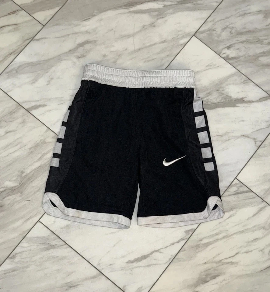 Pantalones cortos de baloncesto Nike Elite para niños jóvenes talla pequeña negros blancos cómodos suaves #141 Foto 1 de 4
