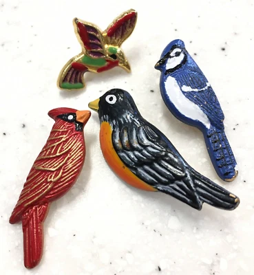 JHB International Novelty Bird 4 Button Set Craft Sewing Hummingbird Cardinal - Image 1 of 4